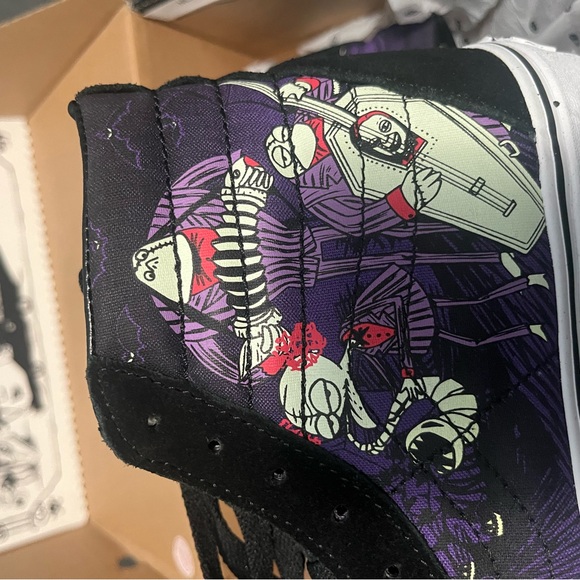 Limited Edition Nightmare Before Christmas Vans - Picture 12 of 14